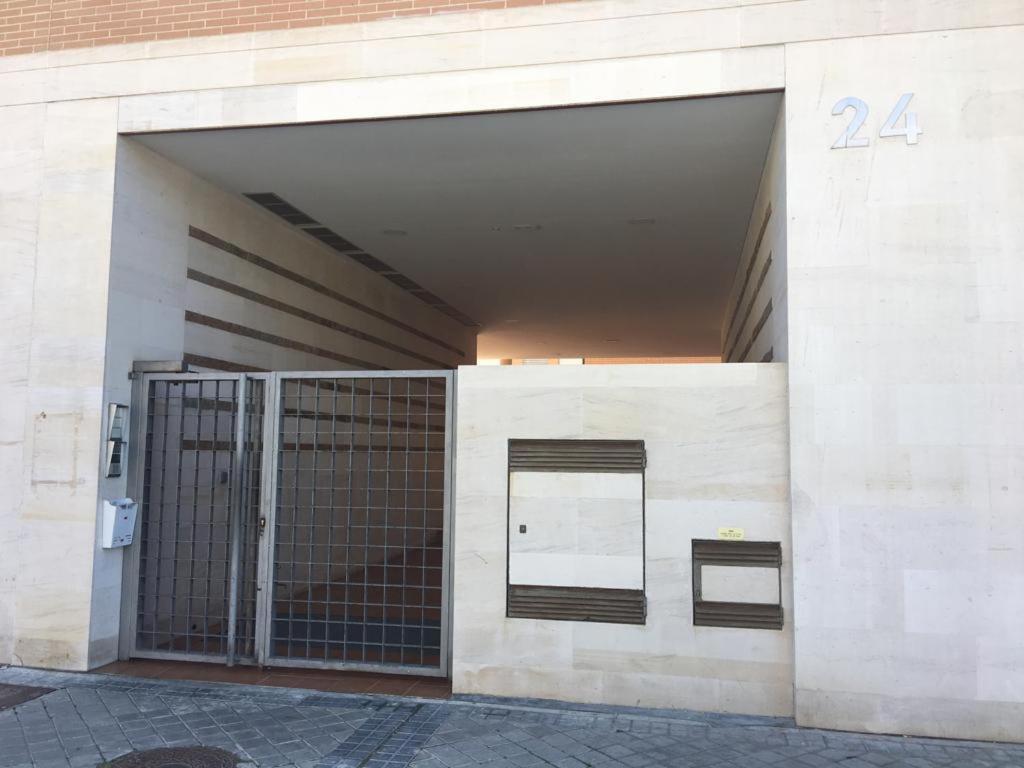 VUT sencilla y cómoda en Ávila capital. Exterior foto